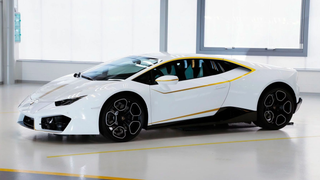 The Pope's Lamborghini <em></em>Huracan Sold For Almost $1 Million <em></em>